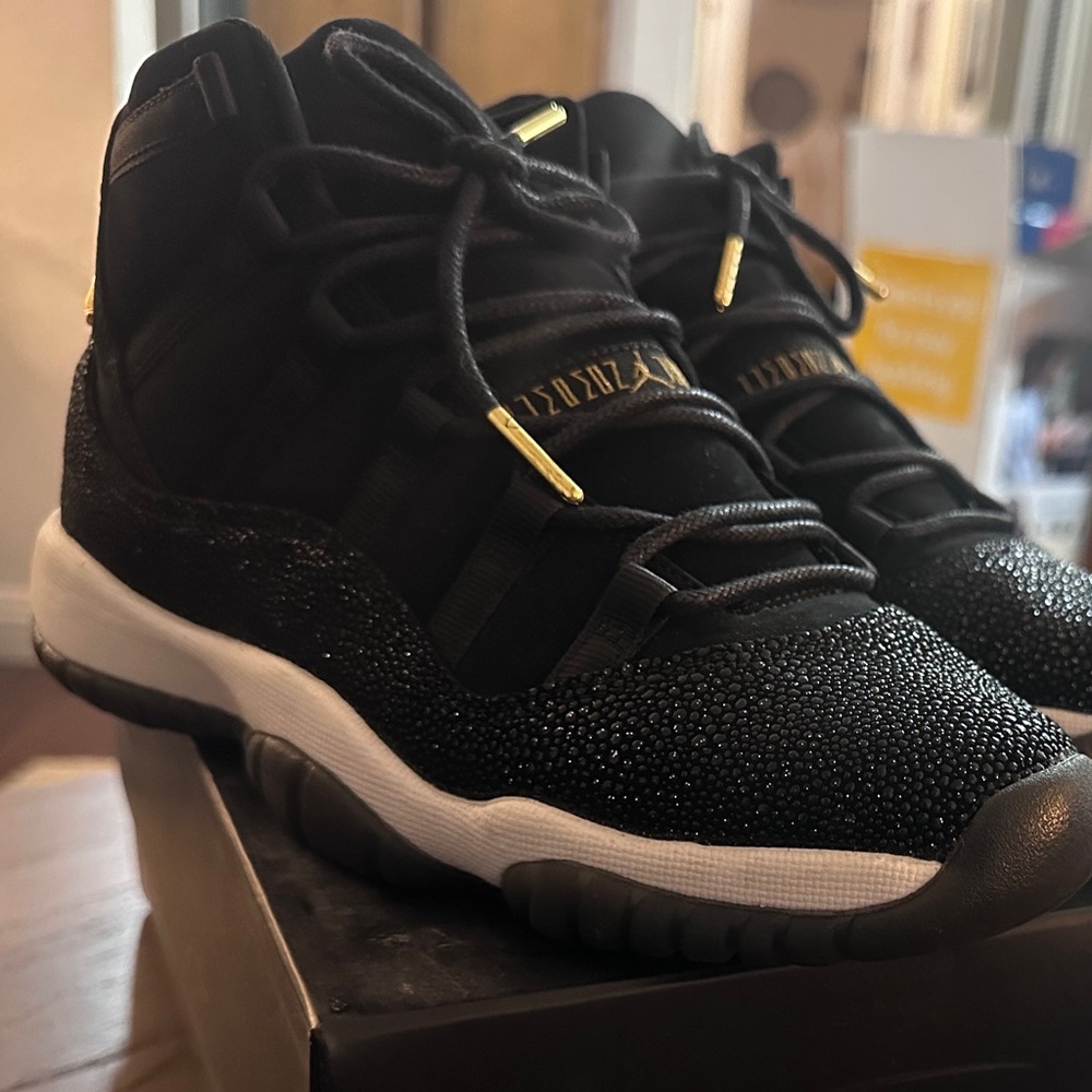 Air Jordan retro 11 heiress black and gold - Picture 4 of 4